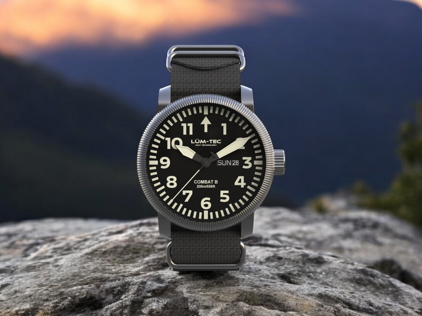 Lum-Tec Combat B B66 Day Date
