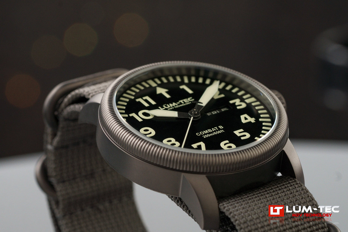 Lum-Tec Combat B B66 Day Date