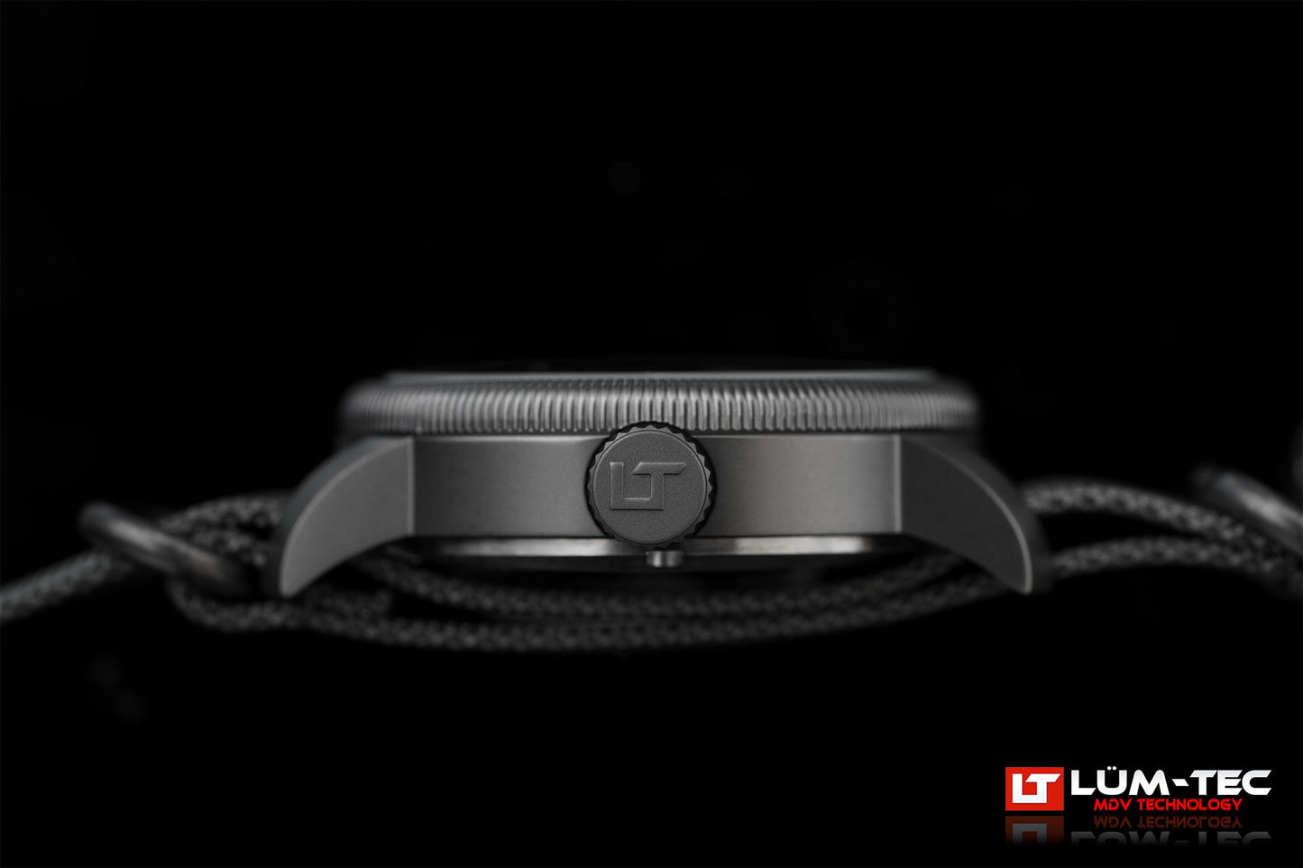 Lum-Tec Combat B B66 Day Date