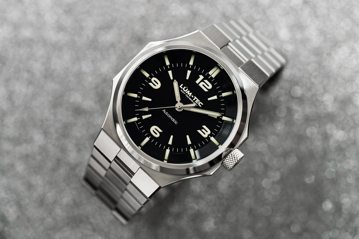 Lum-Tec Eclipse E2 Integrated Bracelet 42mm