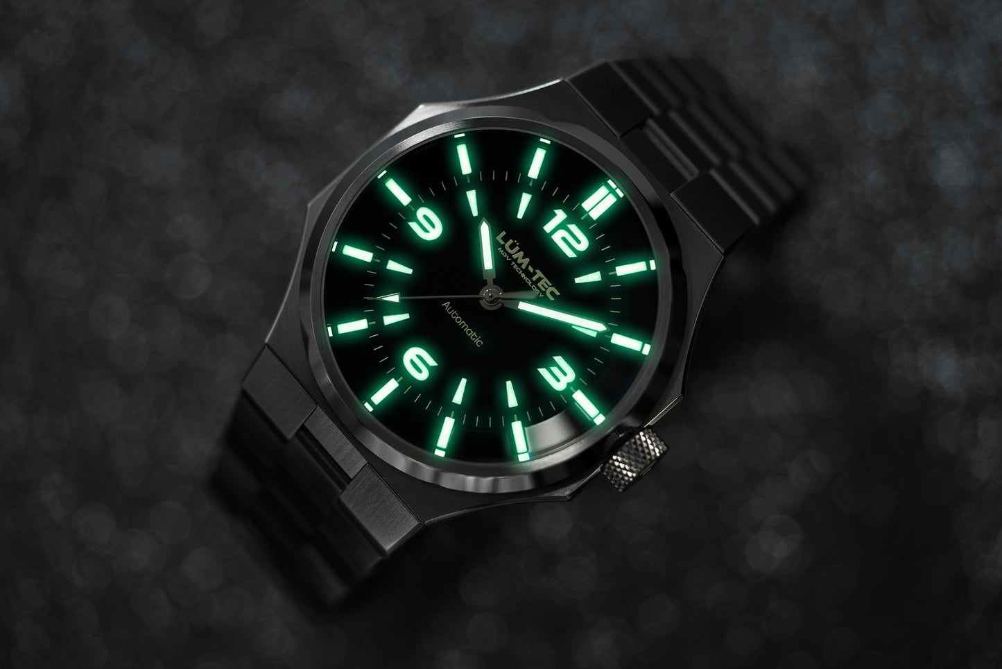 Lum-Tec Eclipse E2 Integrated Bracelet 42mm
