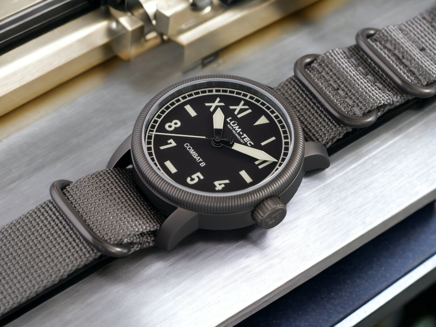 Lum-Tec Combat B57 California Dial