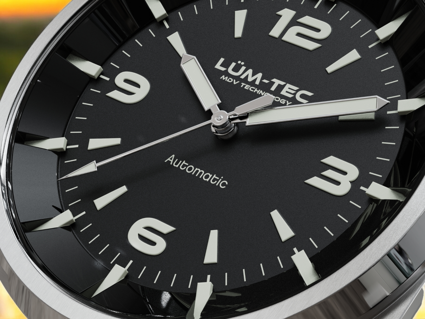 Lum-Tec Eclipse E2 Integrated Bracelet 42mm