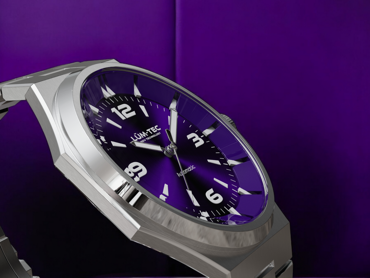 Lum-Tec Eclipse E4 Integrated Bracelet 42mm