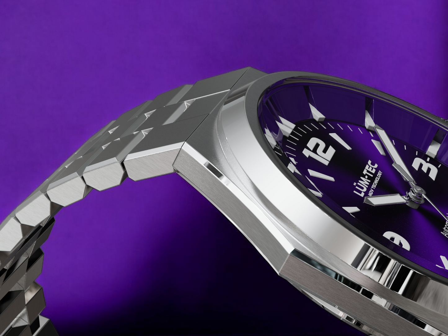 Lum-Tec Eclipse E4 Integrated Bracelet 42mm