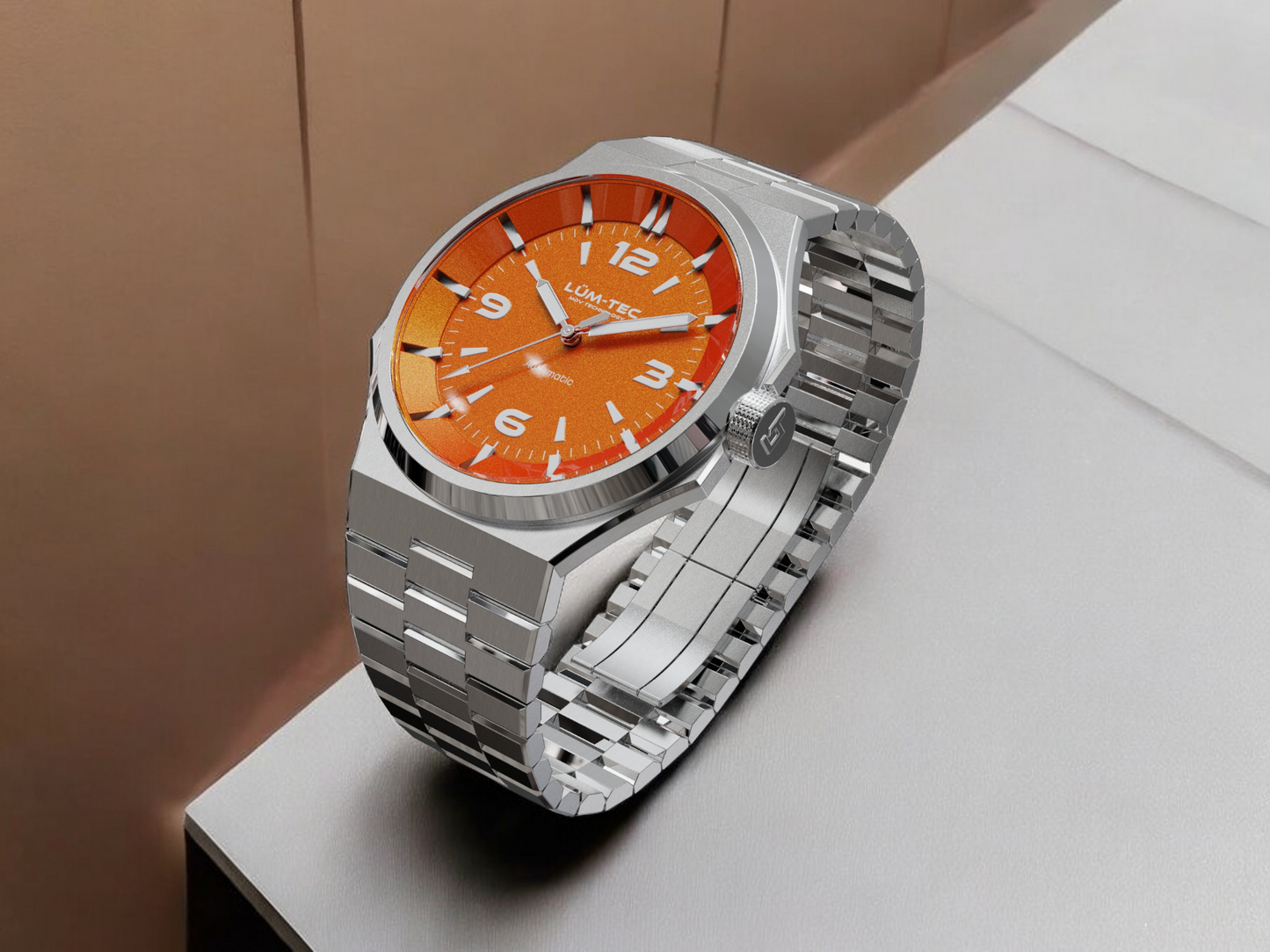 Lum-Tec Eclipse E5 Integrated Bracelet 42mm