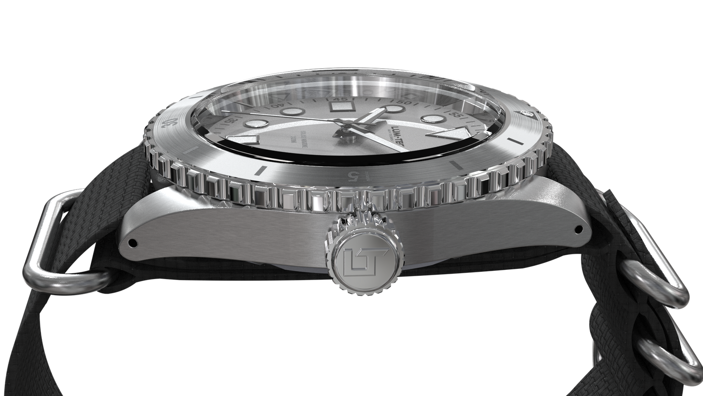 Lum-Tec Solar Marine 9