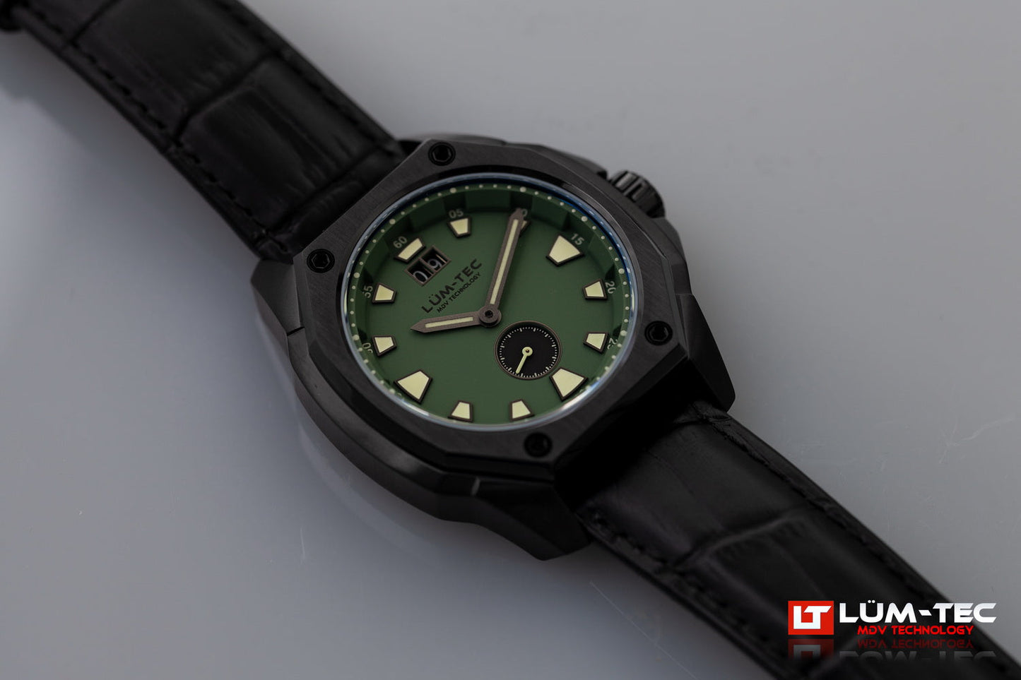 Lum-Tec V9 Big Date