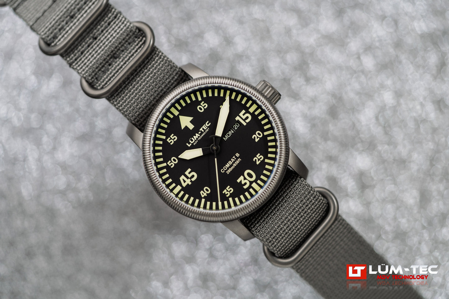 Lum-Tec Combat B B68 Day Date