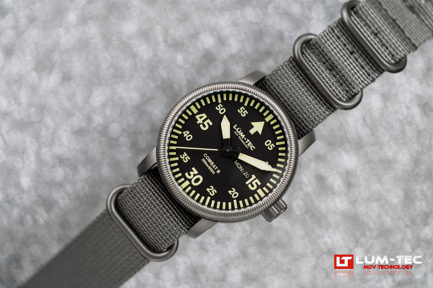 Lum-Tec Combat B B68 Day Date
