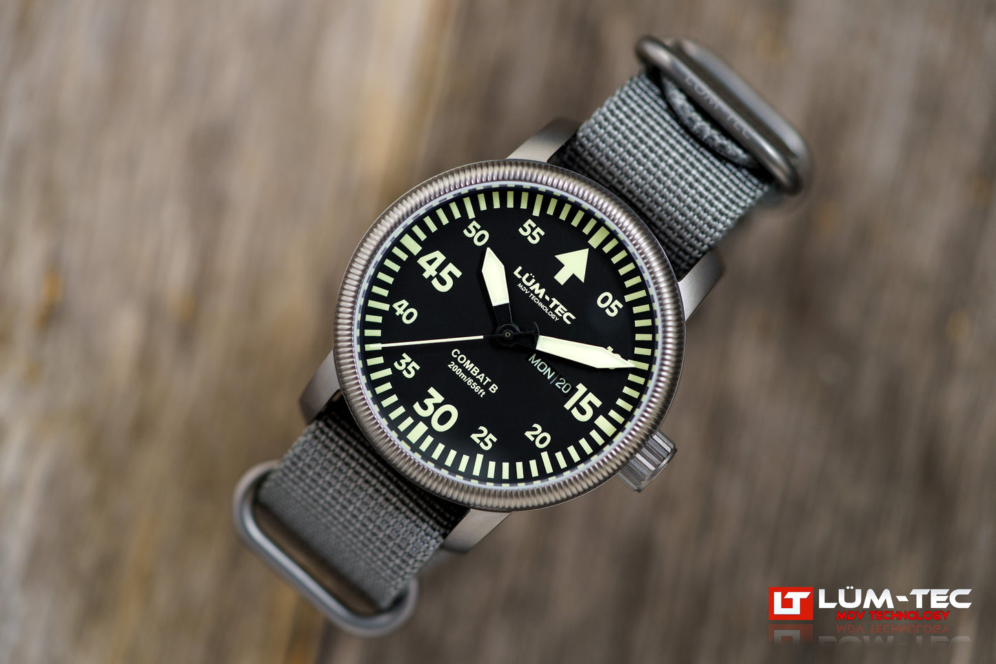 Lum-Tec Combat B B68 Day Date