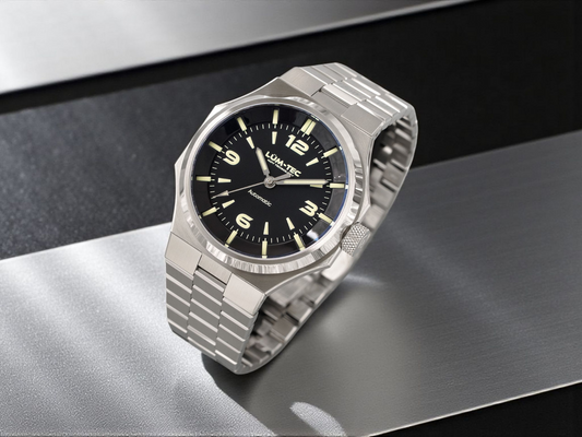 Lum-Tec Eclipse E2 Integrated Bracelet 42mm