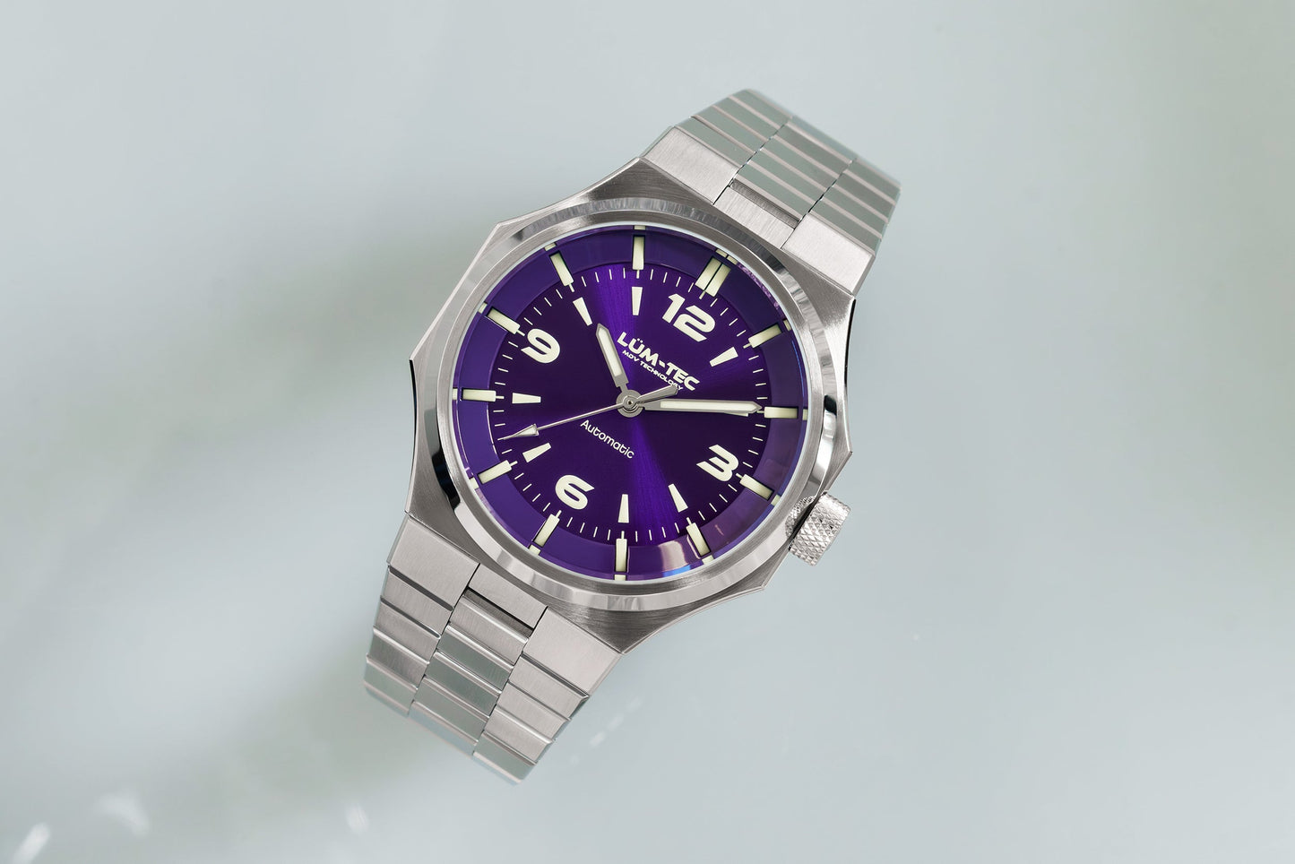 Lum-Tec Eclipse E4 Integrated Bracelet 42mm