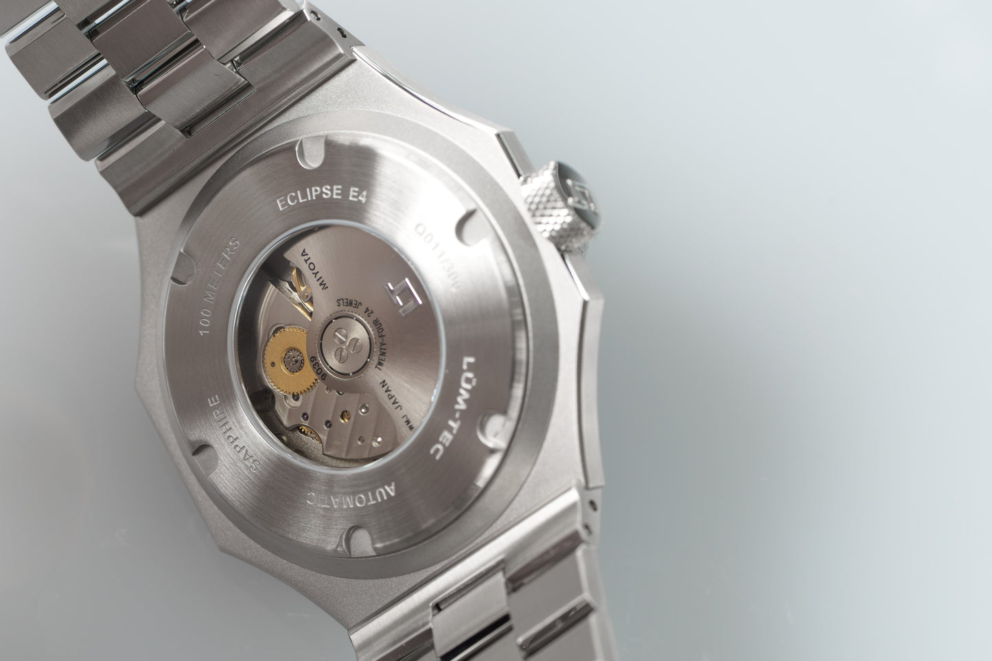 Lum-Tec Eclipse E4 Integrated Bracelet 42mm