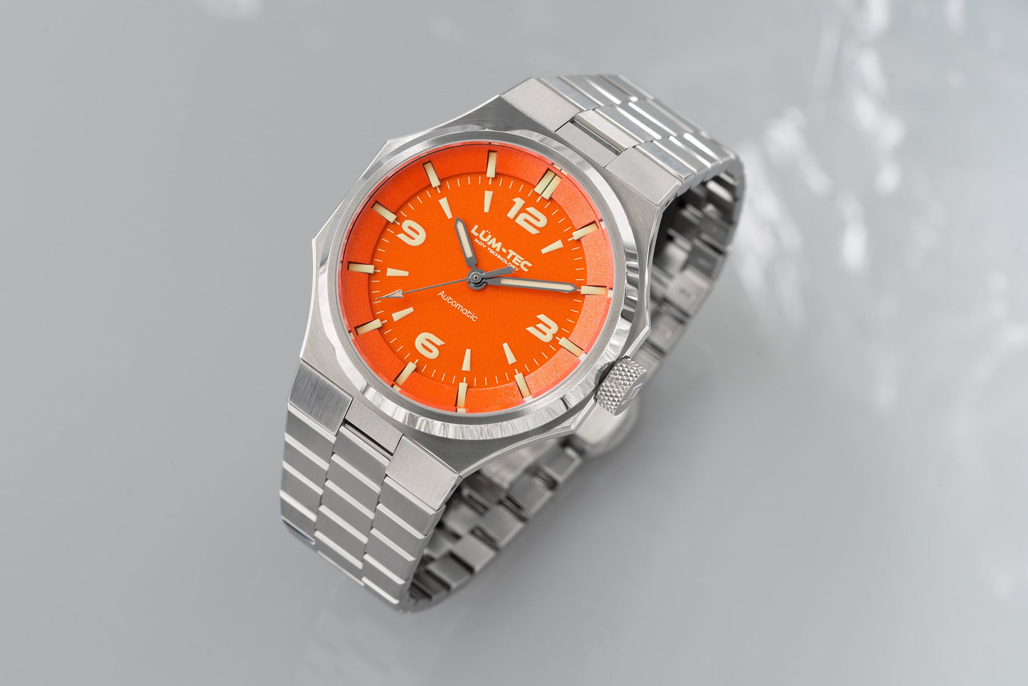 Lum-Tec Eclipse E5 Integrated Bracelet 42mm