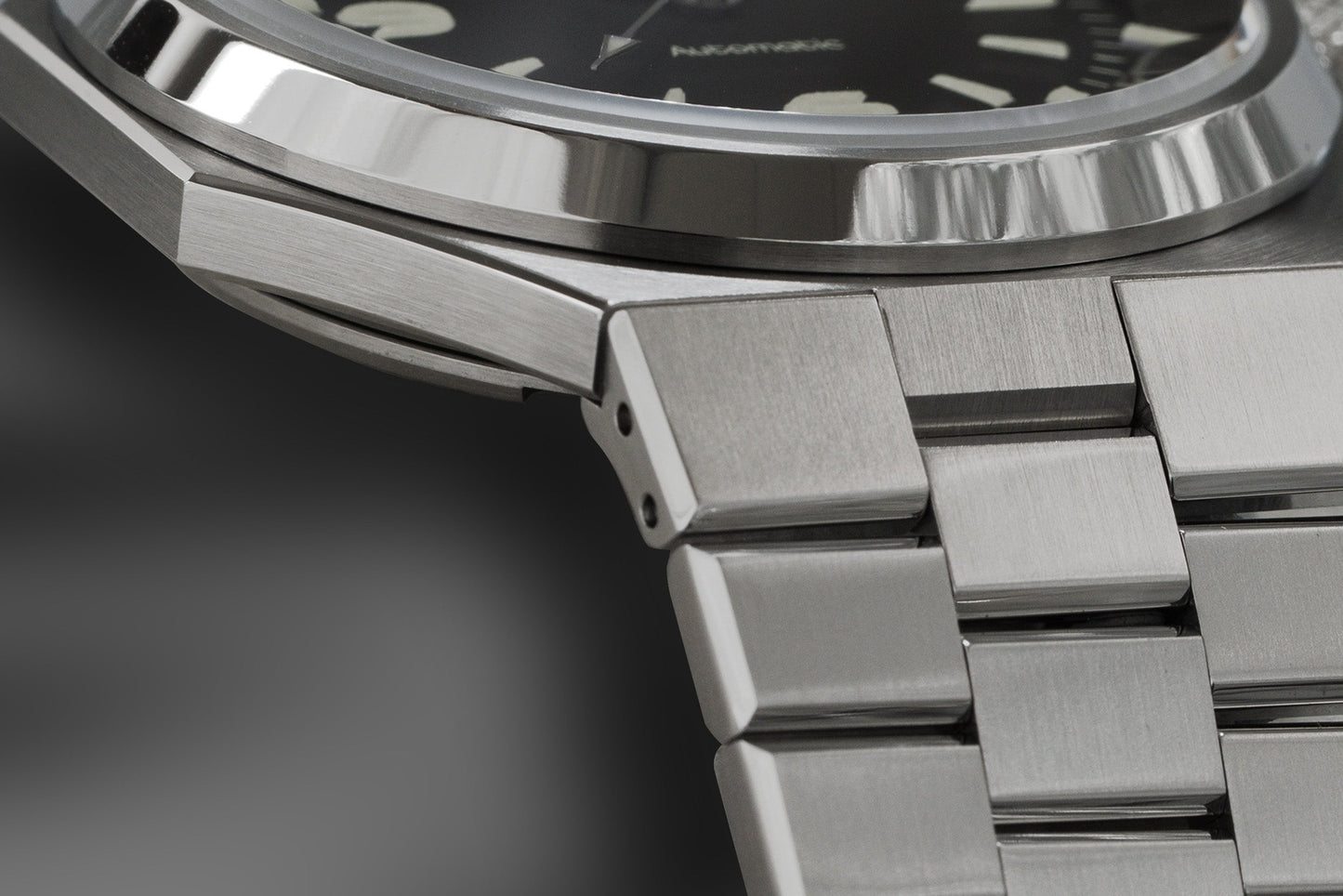 Lum-Tec Eclipse E6 Integrated Bracelet 42mm