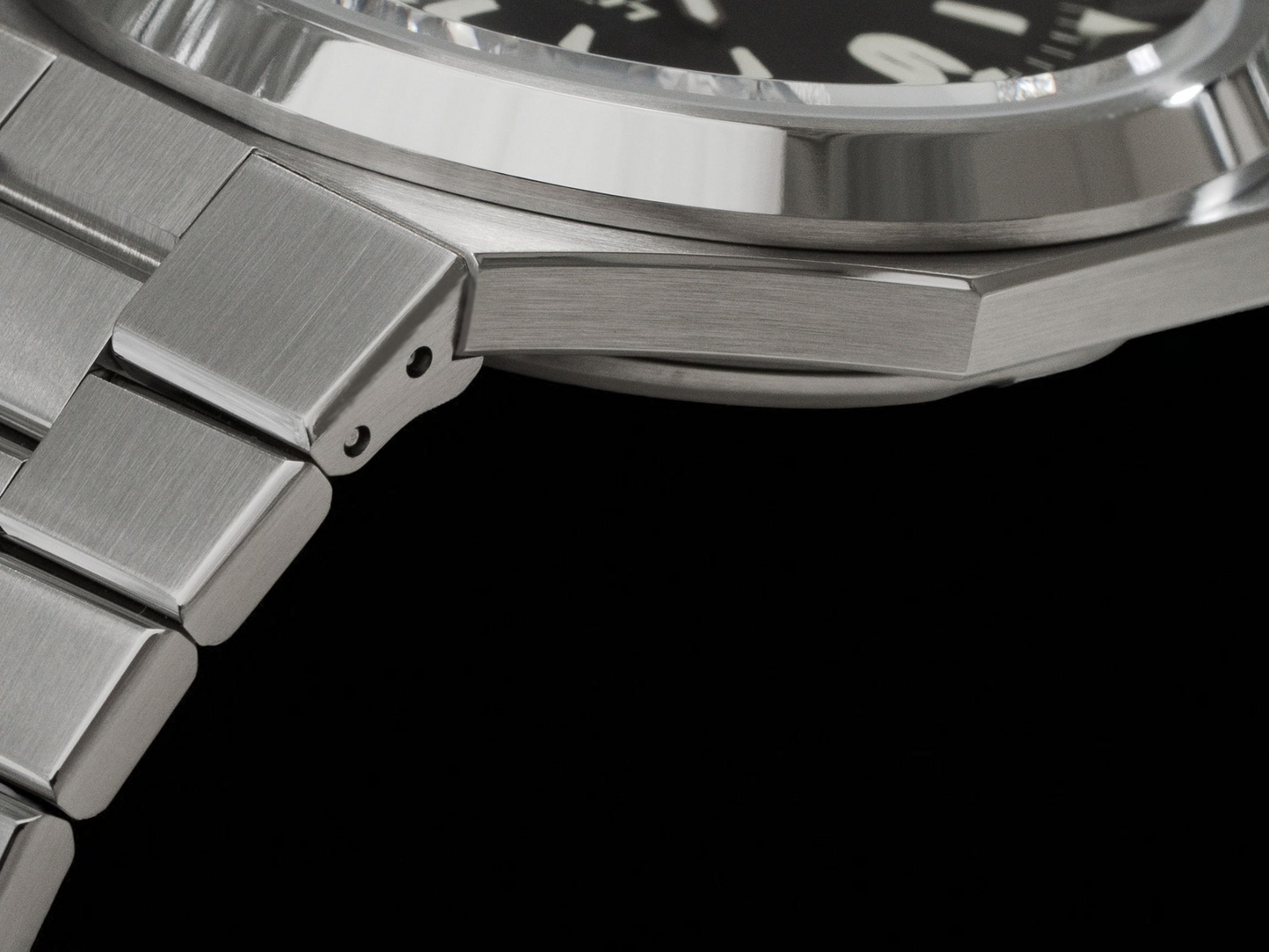 Lum-Tec Eclipse E2 Integrated Bracelet 42mm