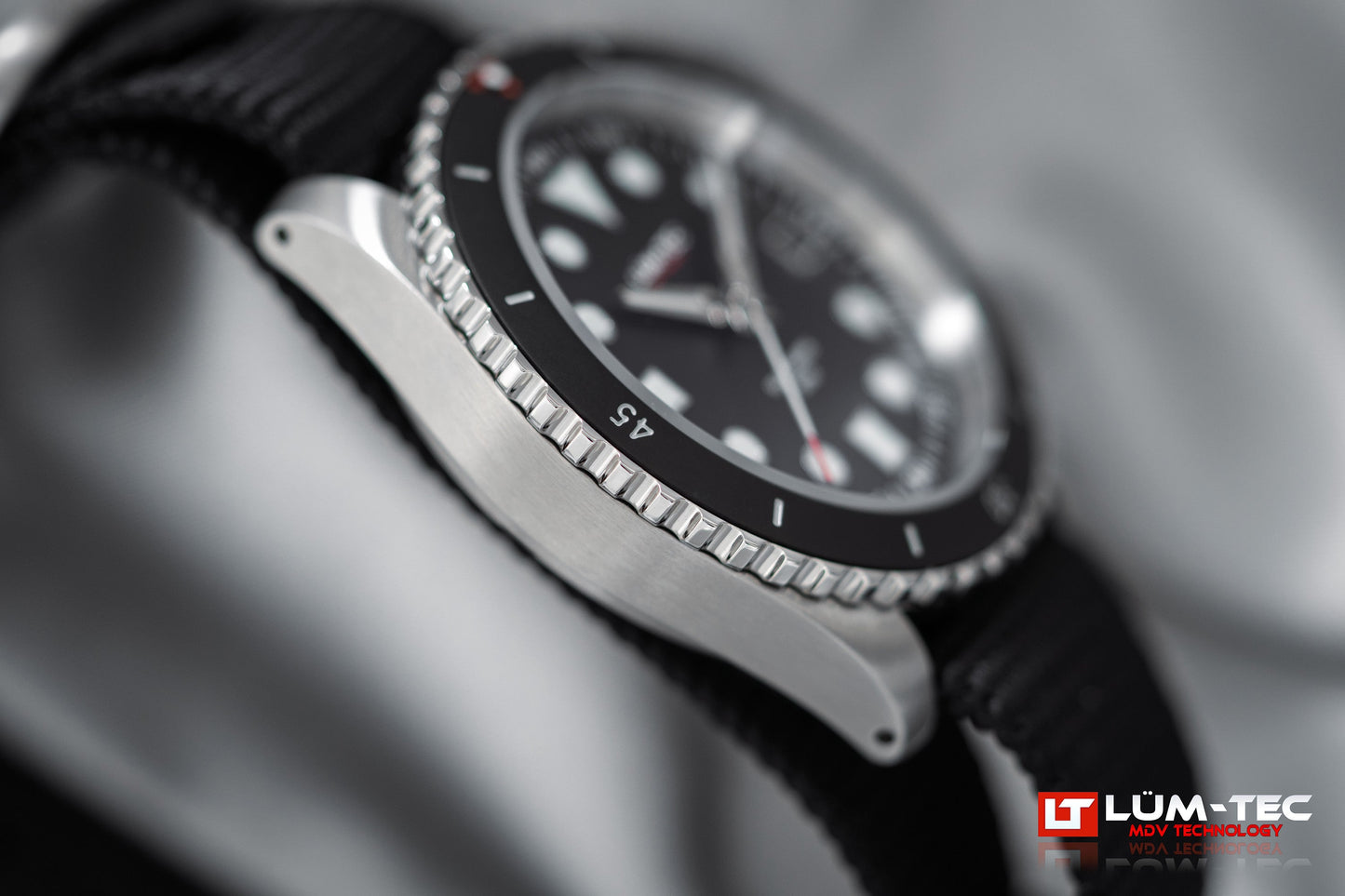 Lum-Tec Solar Marine 5