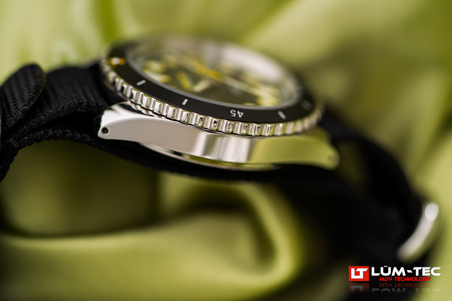 Lum-Tec Solar Marine 7